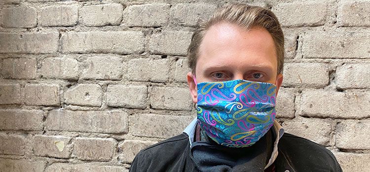 Kreative Unternehmen in der Krise - Jan-Henrik Maria Scheper-Stuke von Auerbach Berlin mit Mund-Nase-Maske