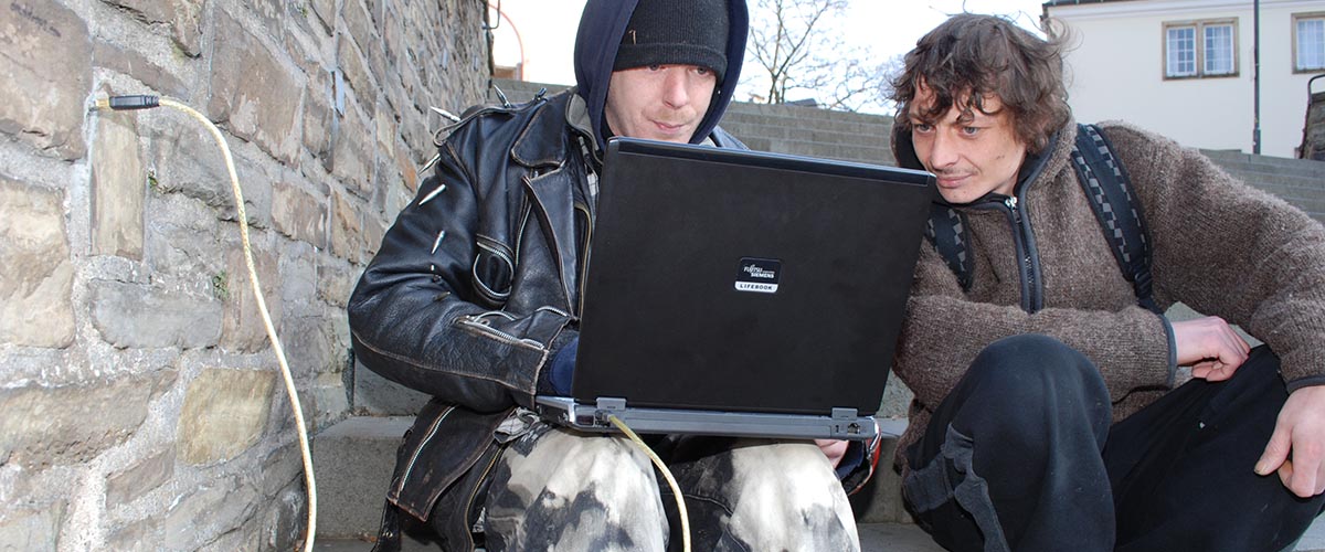 USB Stick in der Wand